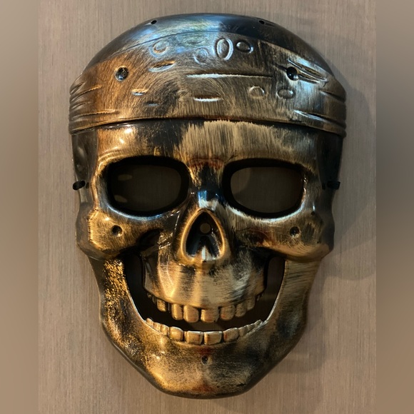 NEW Antique Gold Pirate Skull Halloween Mask - Picture 1 of 1